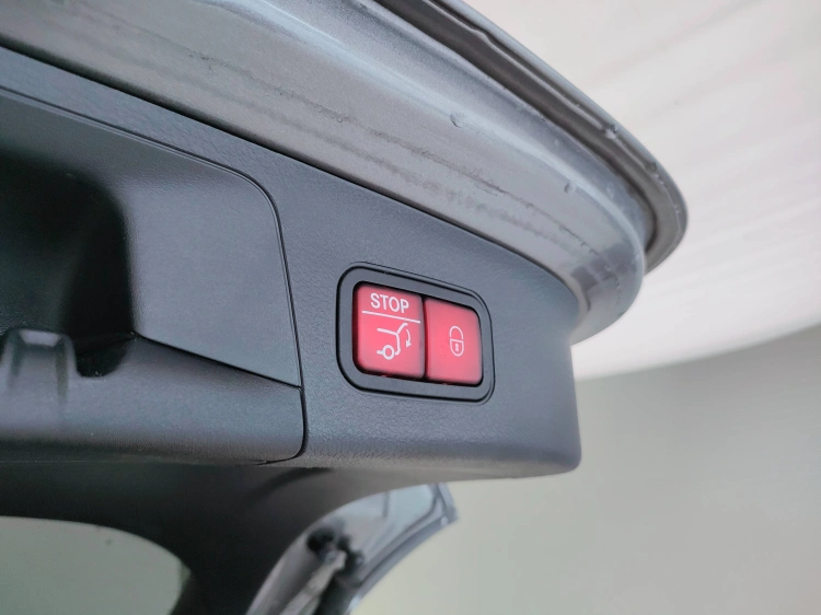 17 - Mercedes-Benz GLA 200 d AMG Line Premium auto