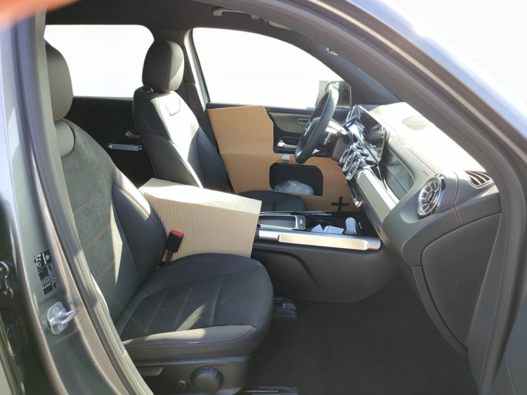 11 - Mercedes-Benz EQB 250+