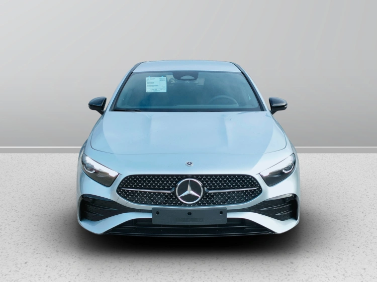 2 - Mercedes-Benz Classe A 180 d Automatic