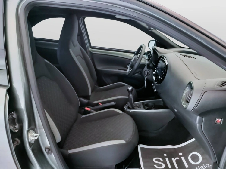 13 - Toyota Aygo X Aygo X 1.0 Trend Air 72cv