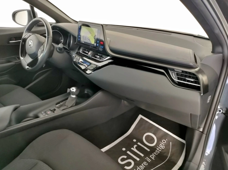 10 - Toyota C-HR C-HR 1.8h Active 2wd e-cvt