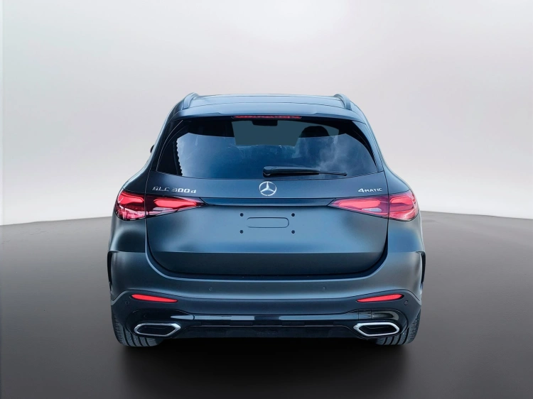 4 - Mercedes-Benz GLC 300 d 4MATIC