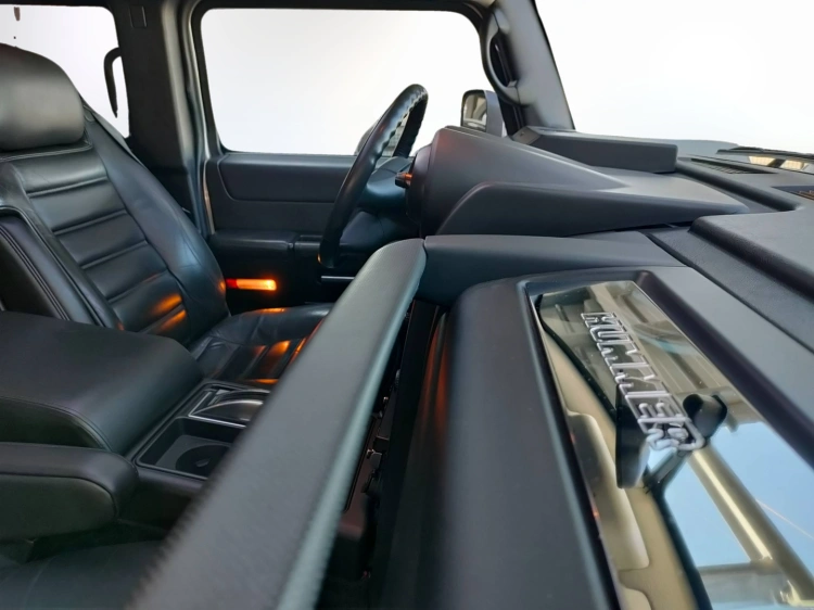 12 - Hummer H2 H2