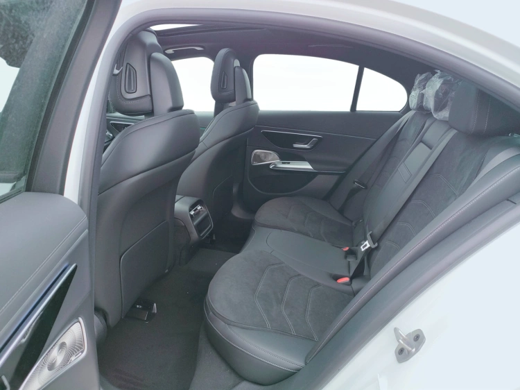 13 - Mercedes-Benz Classe E 220 d 4MATIC