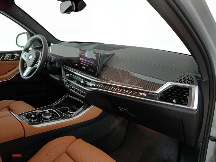 10 - BMW X5 BMW X5 xDrive30d