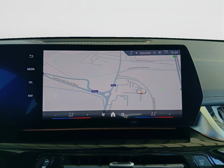 13 - BMW X1 X1 sdrive18d X-Line auto