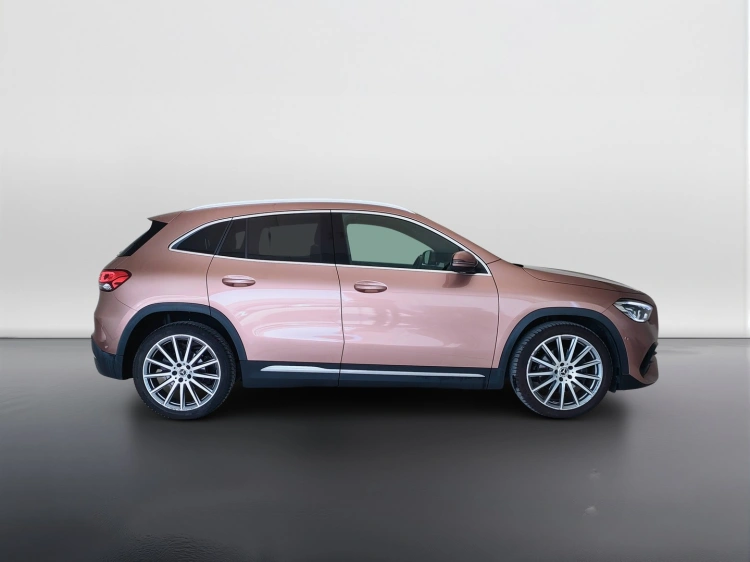 4 - Mercedes-Benz GLA 200 d Premium auto