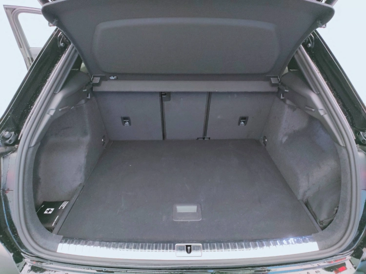 5 - Audi Q3 Q3 35 2.0 tdi Identity Black s-tronic