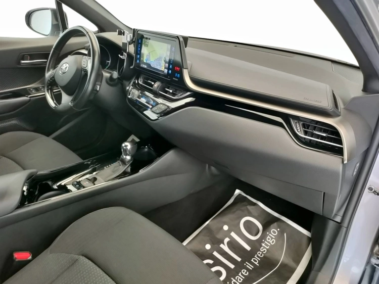 13 - Toyota C-HR C-HR 1.8h Trend 2wd e-cvt