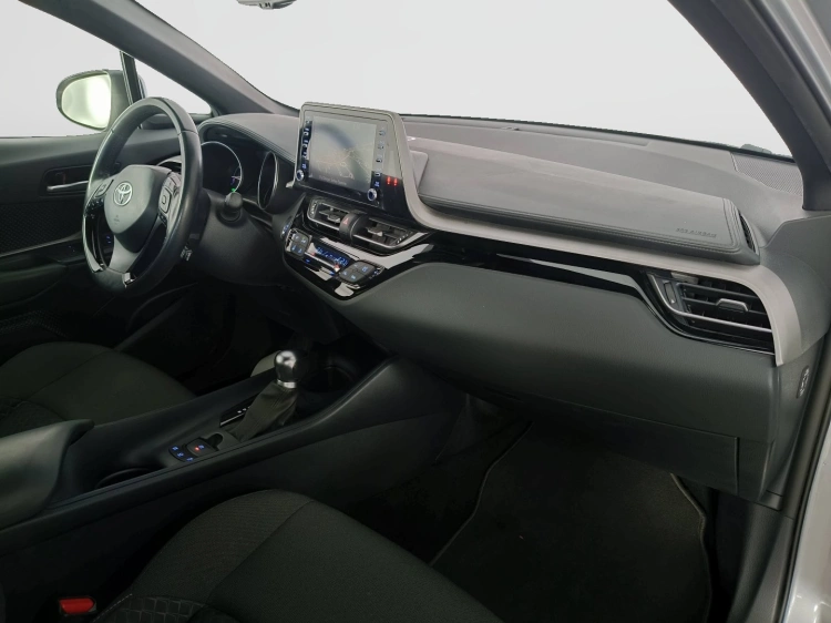 10 - Toyota C-HR C-HR 1.8h Business e-cvt