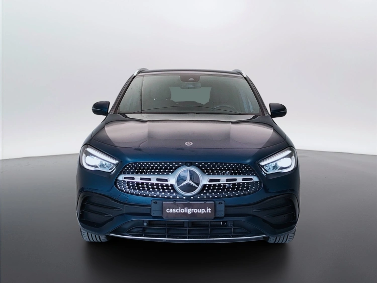 2 - Mercedes-Benz GLA 250 e phev (eq-power) Premium auto