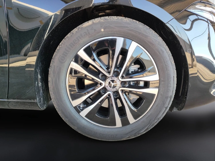 7 - Mercedes-Benz Classe A 180 d Automatic