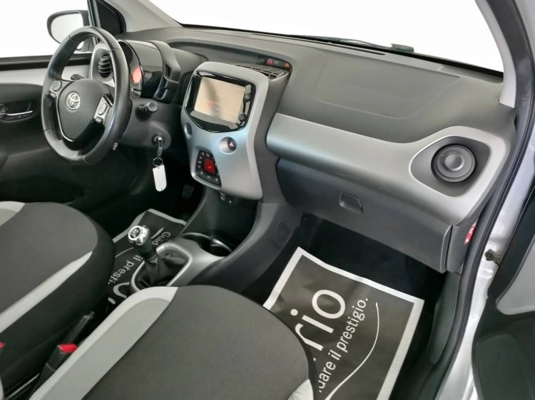 11 - Toyota Aygo Aygo 5p 1.0 x-play my15