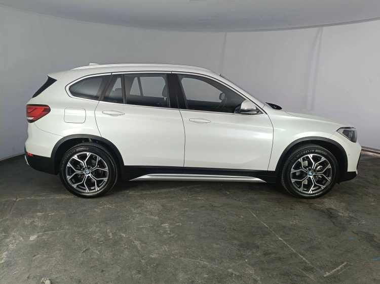 6 - BMW X1 X1 xdrive18d xLine Plus auto