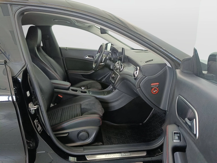 10 - Mercedes-Benz CLA 200 d Premium auto FL