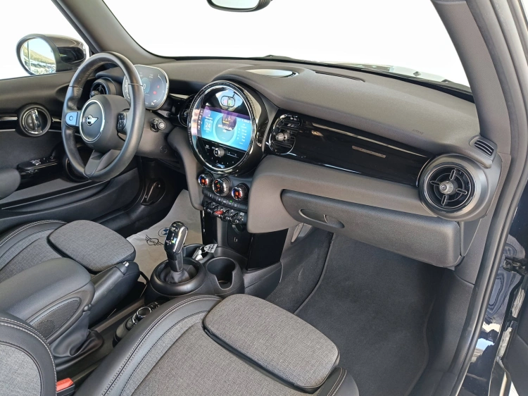 10 - MINI Cooper Mini 3p 1.5 Cooper Classic auto