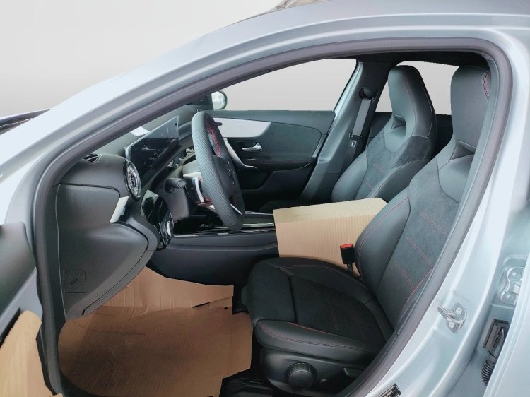 9 - Mercedes-Benz Classe A 180 d Automatic