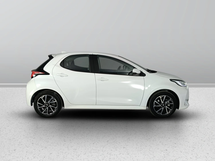 3 - Toyota Yaris TOYOTA Yaris 1.5 Hybrid 5 porte Trend