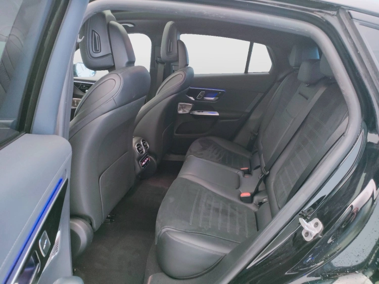 13 - Mercedes-Benz GLC 220 d AMG Line Premium Plus 4matic auto