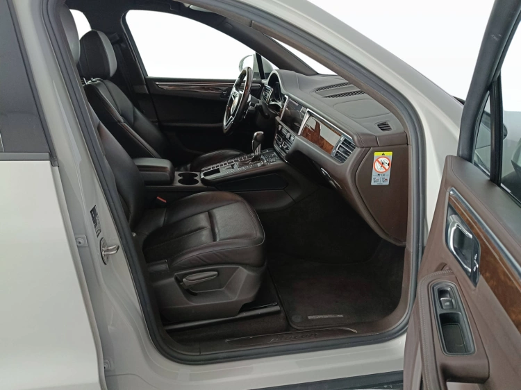 12 - Porsche Macan Macan 2.0 245cv pdk