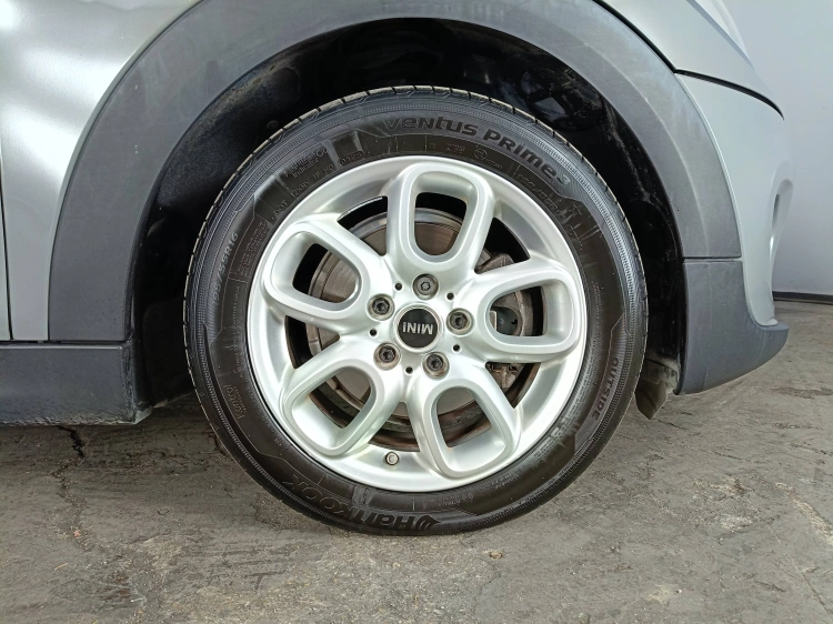 15 - MINI IV F55 Mini 1.5 Cooper D Business 5p auto