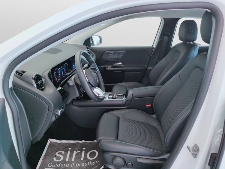 18 - Mercedes-Benz GLA 180 d Advanced auto