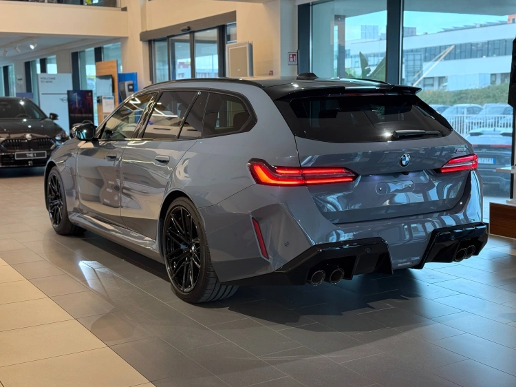 12 - BMW M M5 M5 Touring