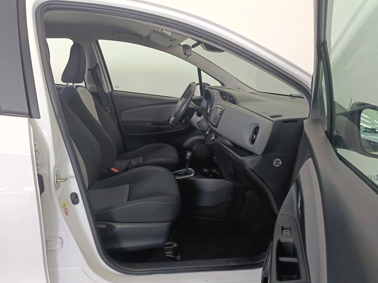 11 - Toyota Yaris Yaris 5p 1.5h Active