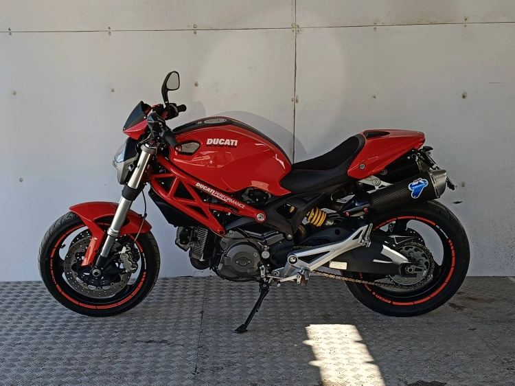 5 - Ducati E3027 CAGIVA RAPTOR 650