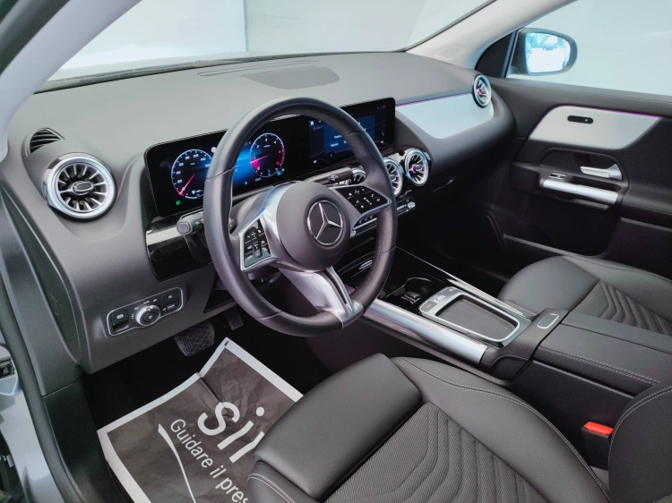 16 - Mercedes-Benz GLA 180 d Progressive Advanced Plus auto