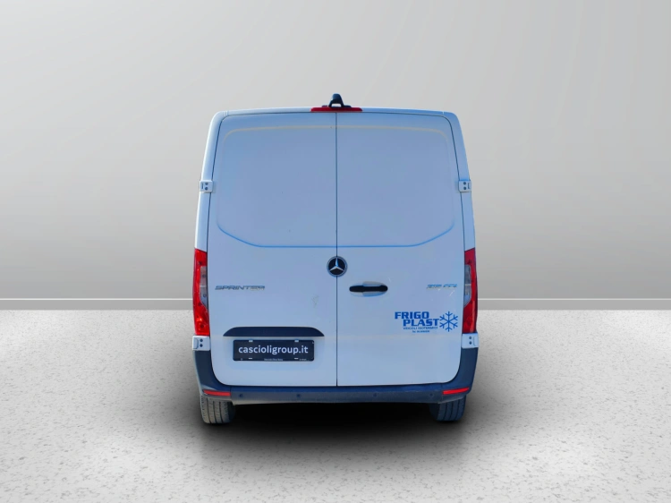 4 - Mercedes Vans Sprinter 215 2.0 cdi F 32/30 fwd H1