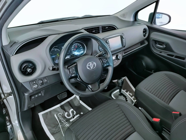 13 - Toyota Yaris Yaris 5p 1.5h Active my18