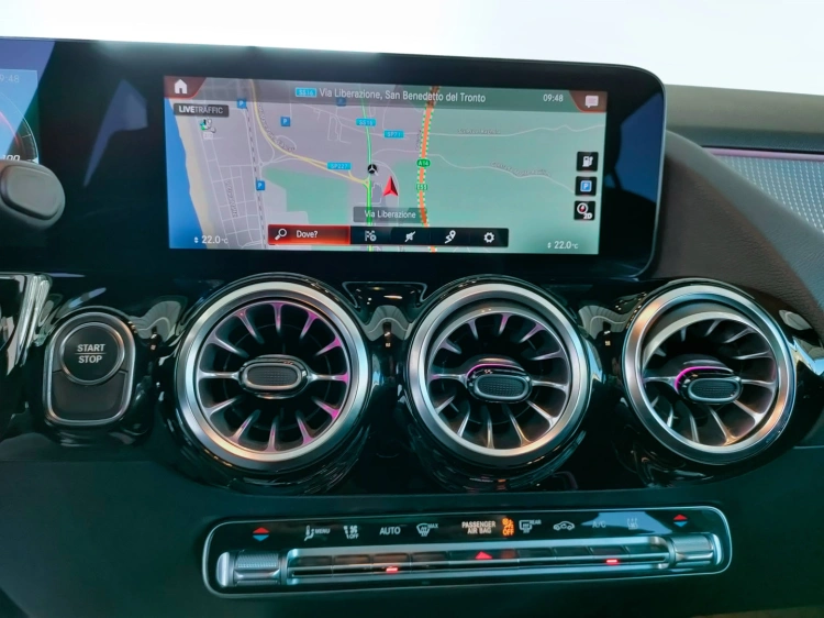 15 - Mercedes-Benz EQA 300 Sport Plus 4matic