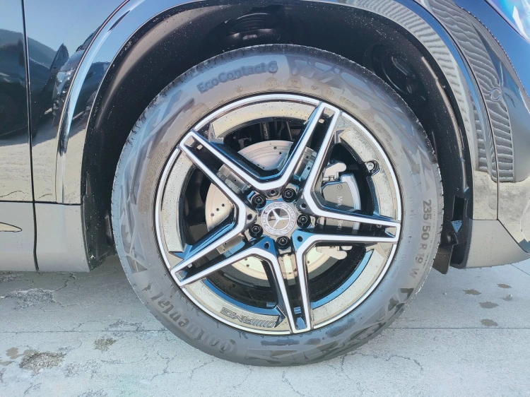 7 - Mercedes-Benz GLA 200 d automatic