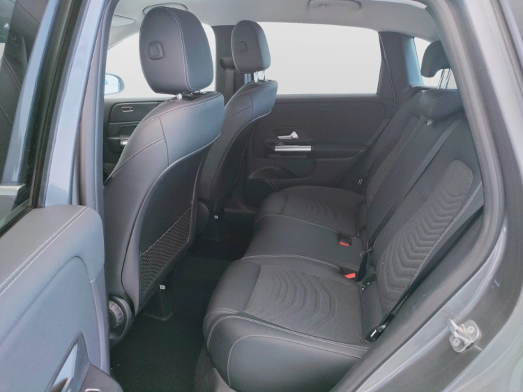 13 - Mercedes-Benz Classe B 180 d Progressive Advanced auto