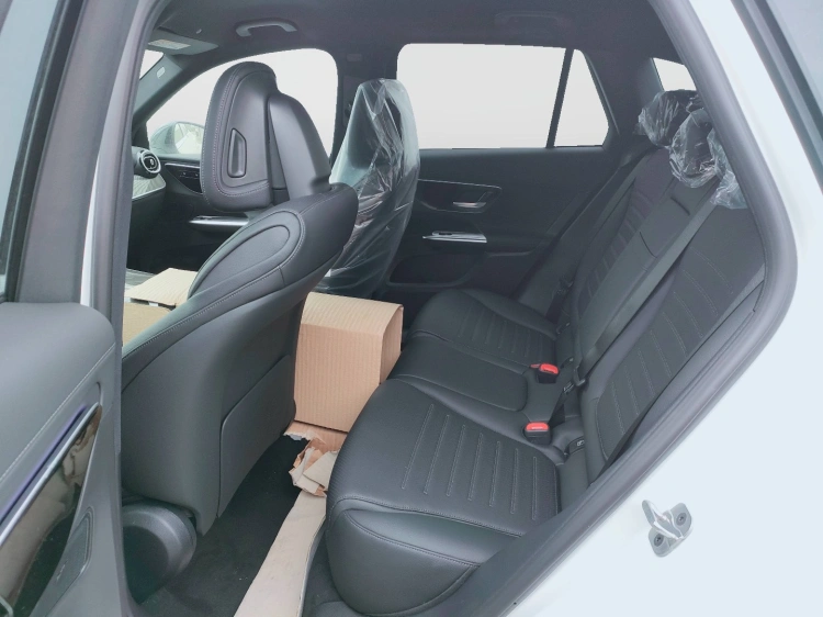 8 - Mercedes-Benz GLC 300 de 4MATIC