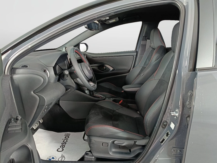 8 - Toyota Yaris YARIS 15H 130HP GRS MY25