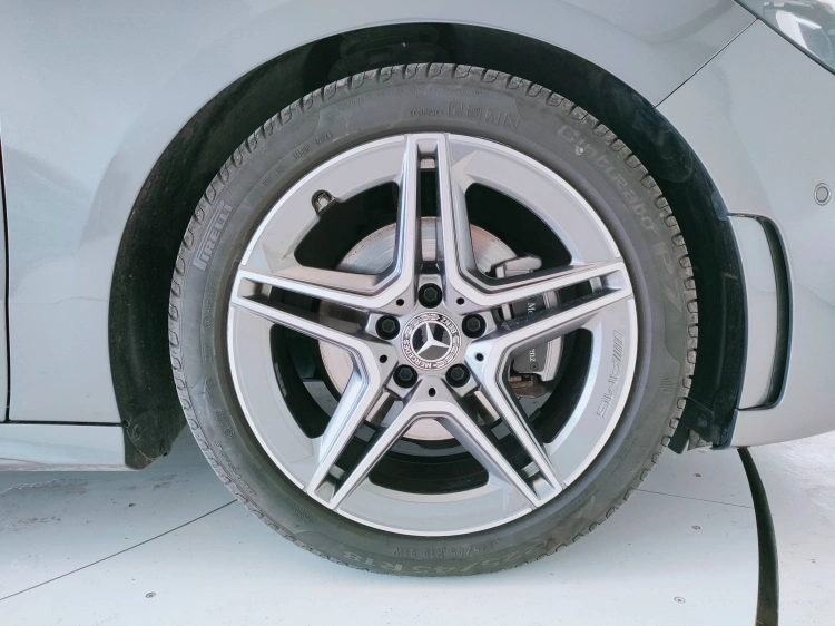 11 - Mercedes-Benz Classe B 180 d AMG Line Advanced Plus auto