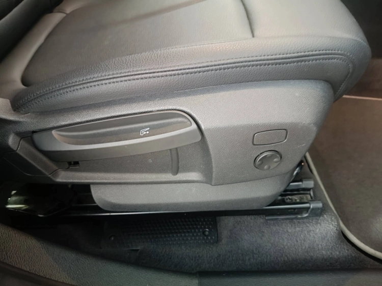 19 - BMW X1 X1 sdrive18d xLine Plus auto