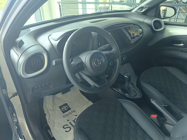 7 - Toyota Aygo X AYGO X 10B CVT JBL SE MY24