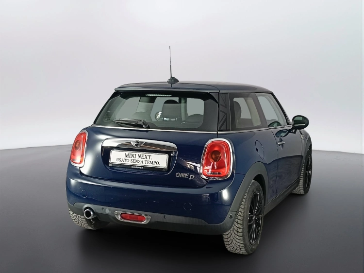 4 - MINI One Mini 1.5 One D Business 3p