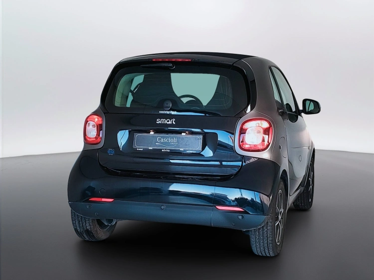 6 - smart fortwo Fortwo eq Passion 22kW