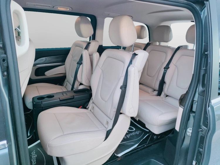 13 - Mercedes-Benz Classe V Long 250 d Premium 4matic auto