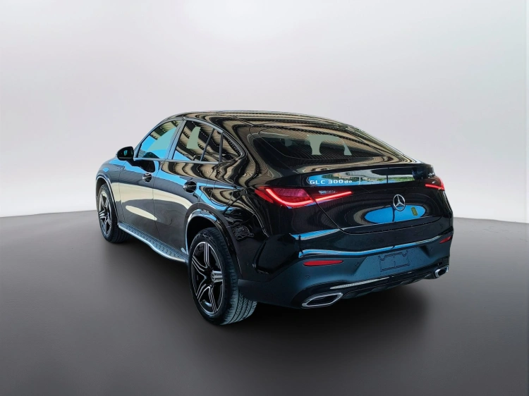 3 - Mercedes-Benz GLC 300 de 4Matic Plug-in Hybrid Coupe