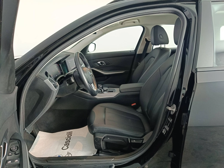 8 - BMW Serie 3 316d Touring mhev 48V auto