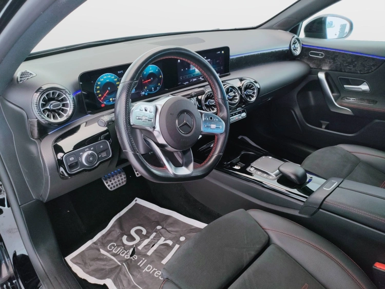16 - Mercedes-Benz Classe A 180 d Premium auto