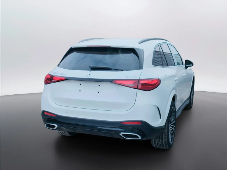 6 - Mercedes-Benz GLC 300 de 4MATIC