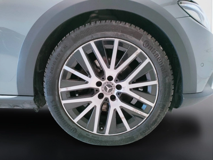 8 - Mercedes-Benz Classe E SW All-Terrain 220 d Premium 4matic auto