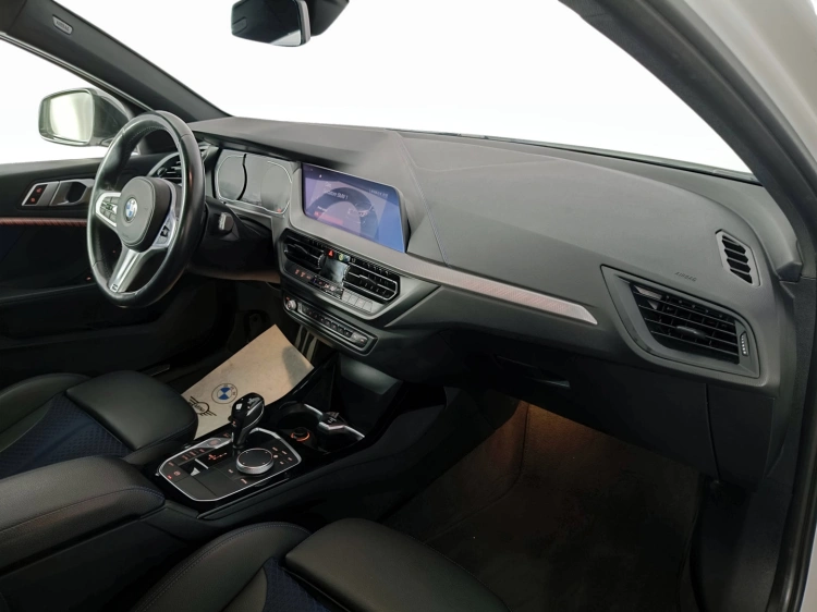 11 - BMW Serie 1 116d Msport auto