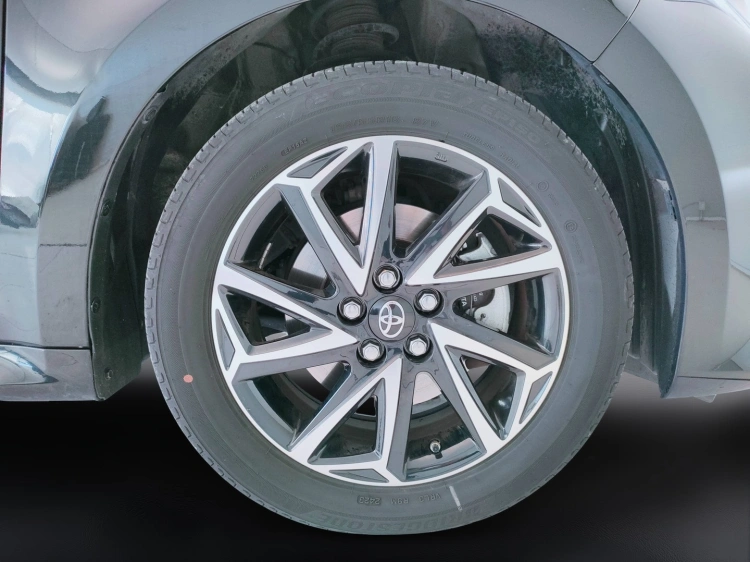 9 - Toyota Yaris Yaris 1.5h Trend